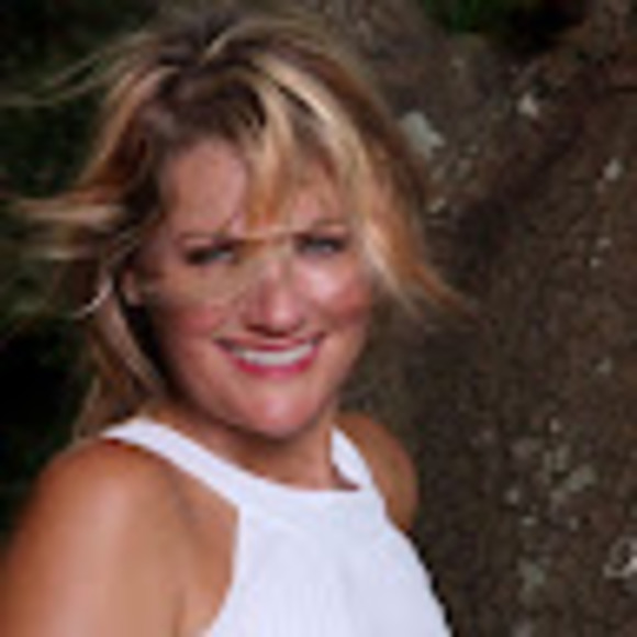 Meet your Posher, Stefanie - Picture 1 of 1